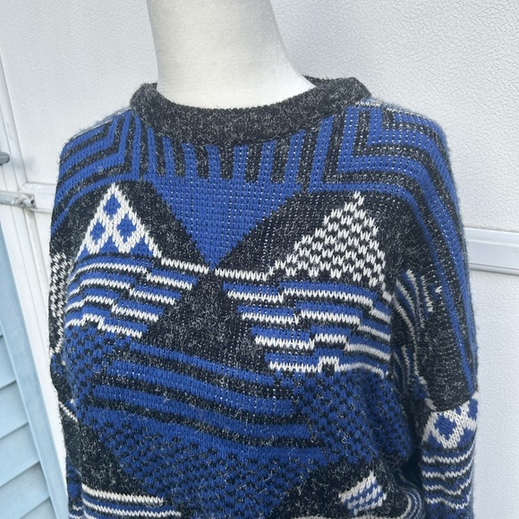 Vintage sweater 80s sz M blue & black geo print Santana dad sweater Grandpa core - Picture 3 of 9